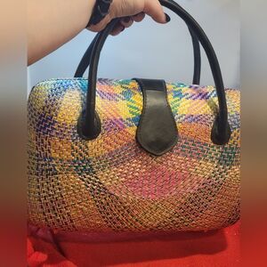 Multi Colored Straw or Bamboo/Woven Handbag, Magnetic closure, Lined Like NEW!